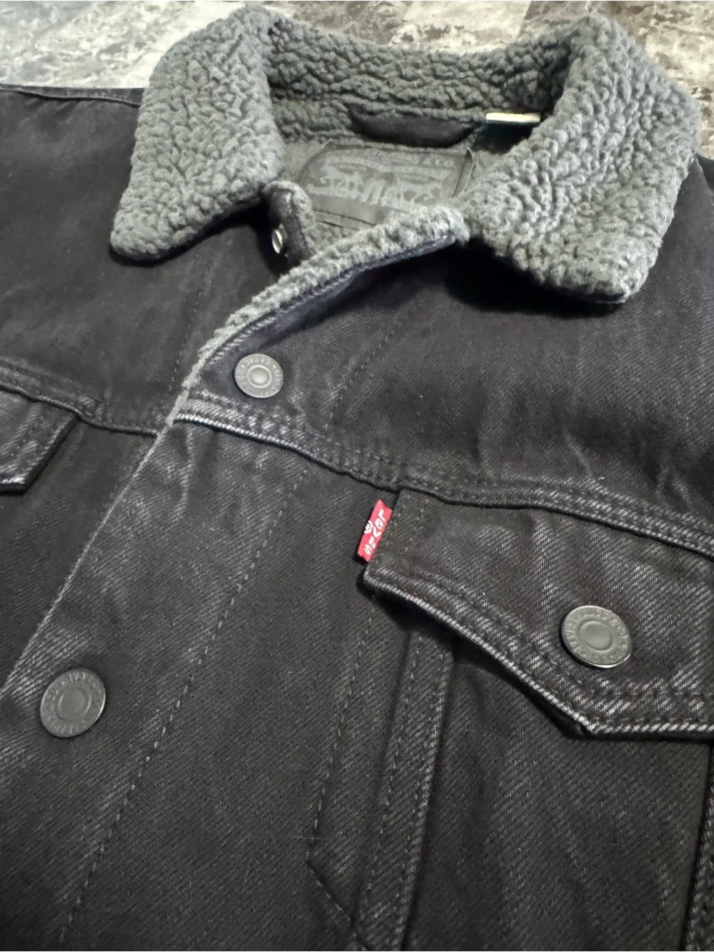 Levi's Black Jacket with Gray Sherpa Collar - Picture 5 of 6